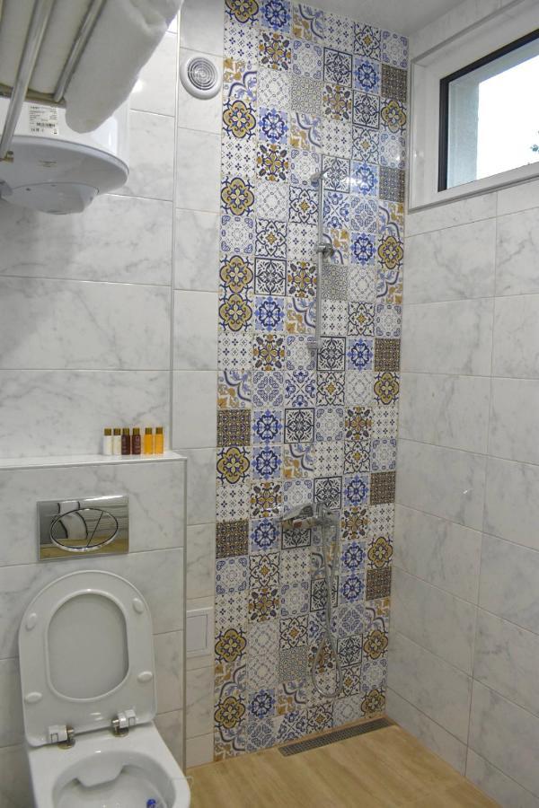 The House - Central Boutique Apartments Kjusztendil Kültér fotó
