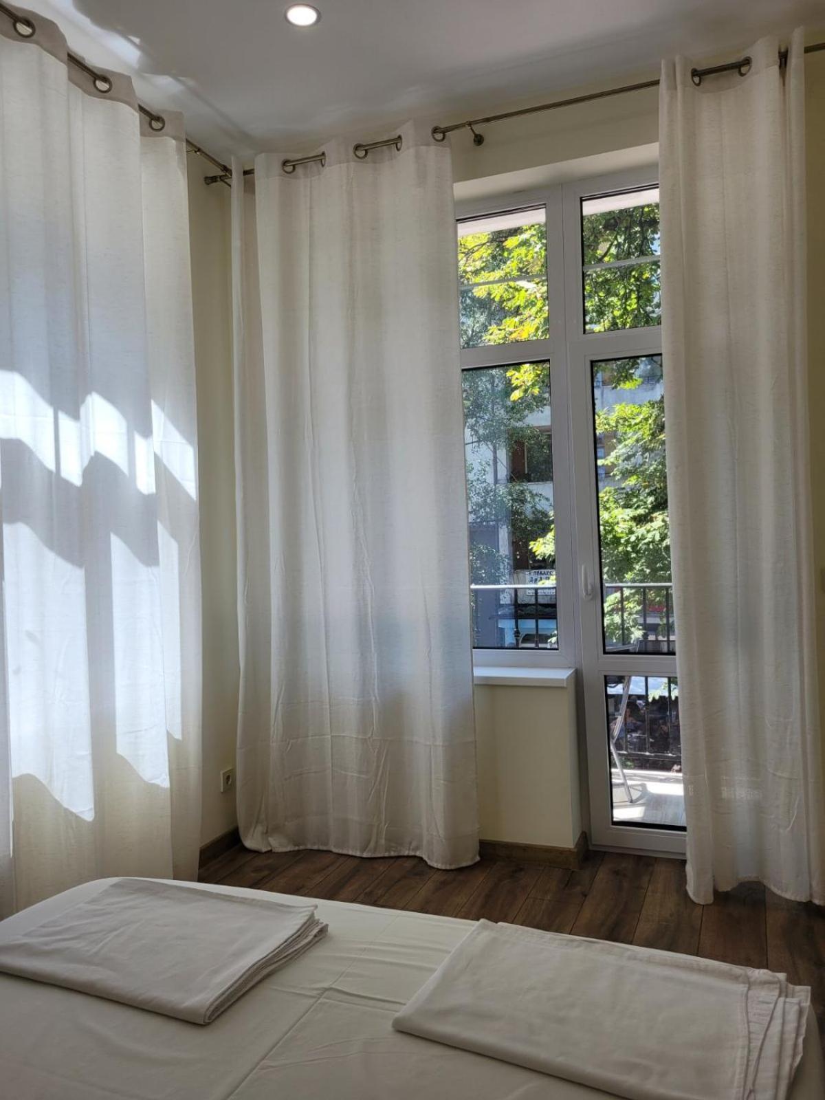 The House - Central Boutique Apartments Kjusztendil Szoba fotó