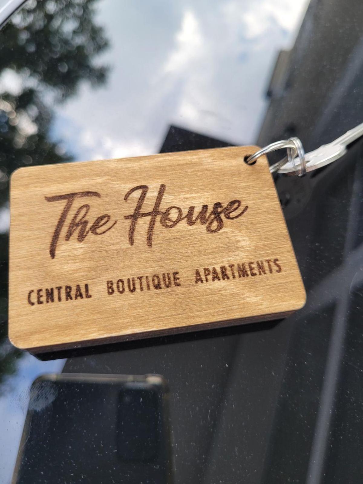 The House - Central Boutique Apartments Kjusztendil Kültér fotó