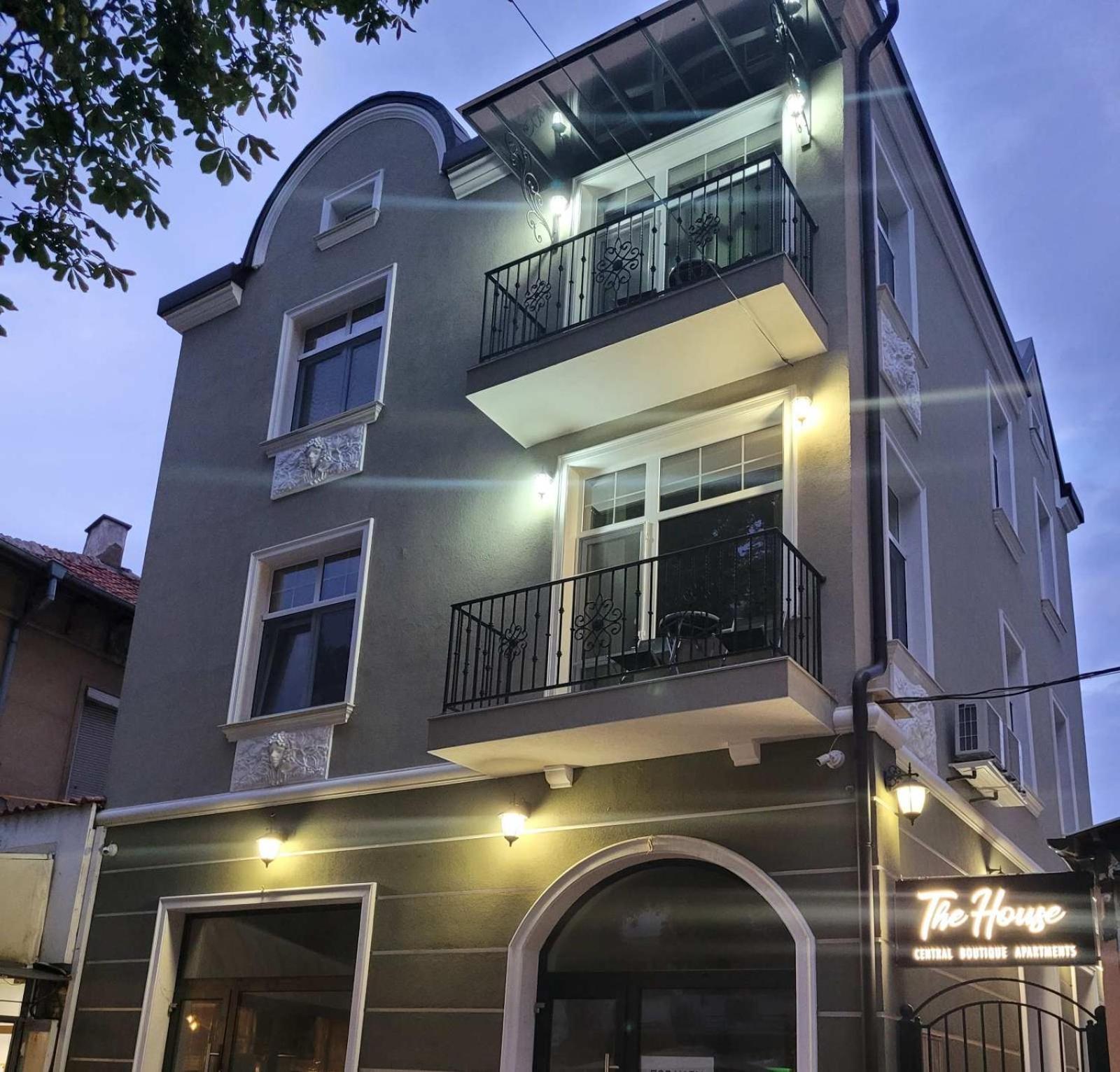 The House - Central Boutique Apartments Kjusztendil Kültér fotó