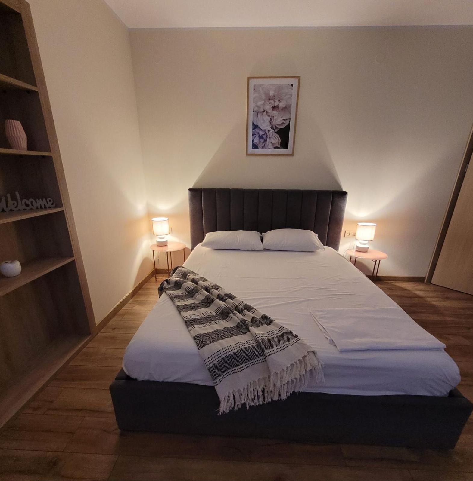 The House - Central Boutique Apartments Kjusztendil Kültér fotó