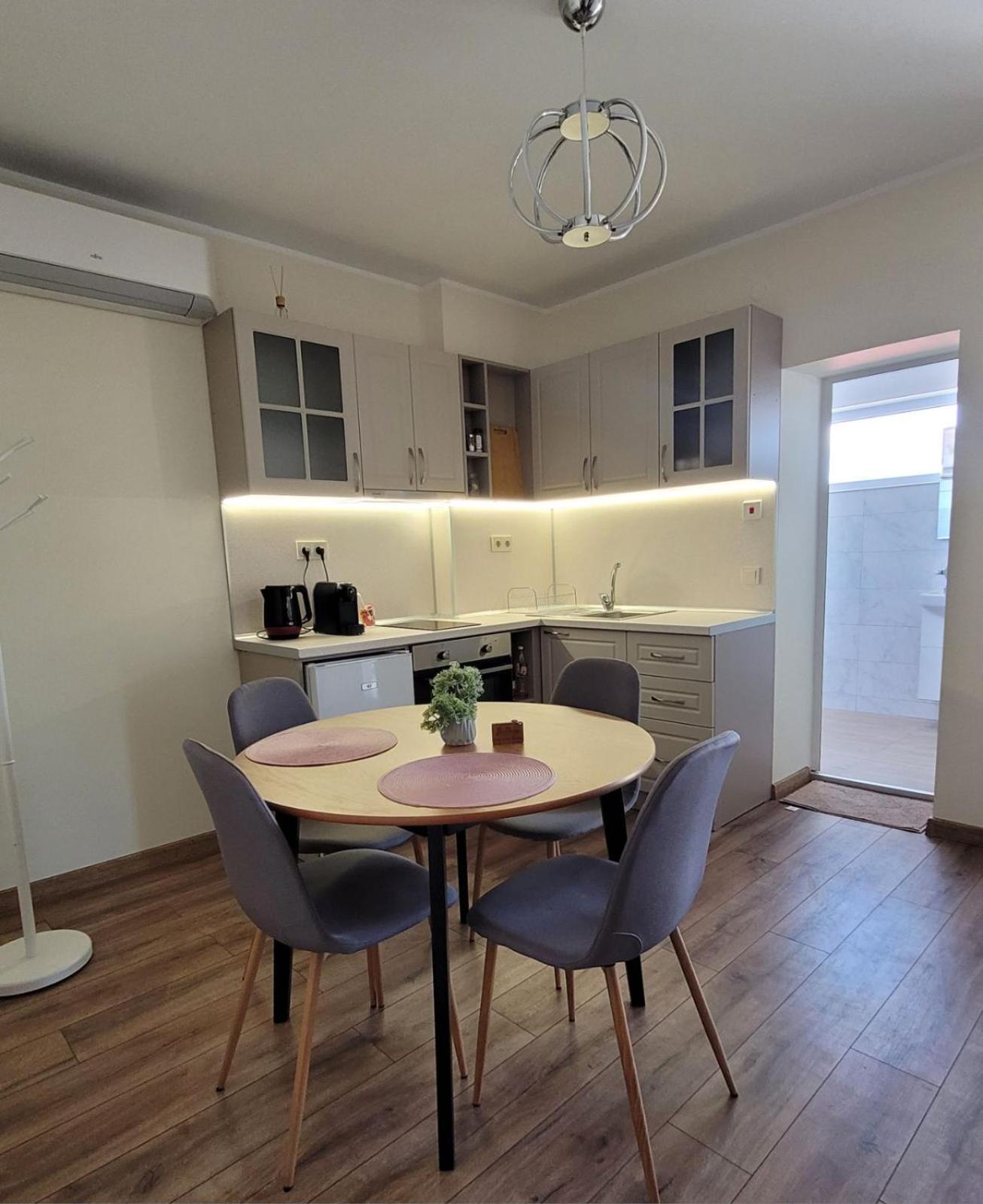 The House - Central Boutique Apartments Kjusztendil Kültér fotó